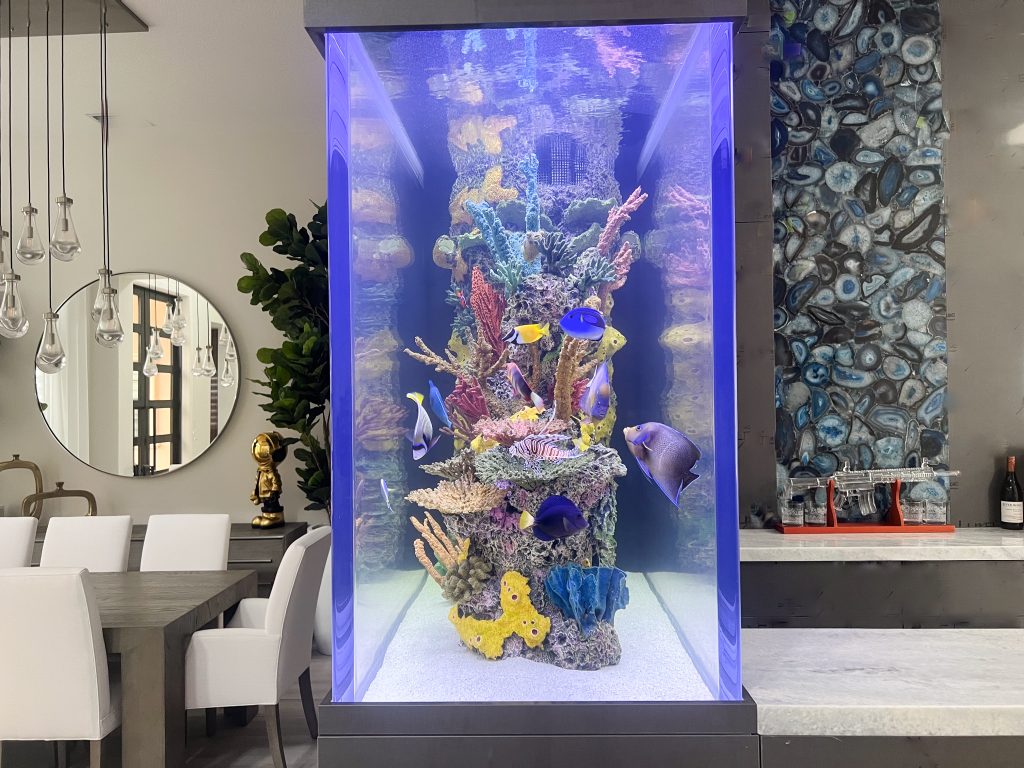 800 Gallon Room Divider Dining/Bar Aquarium