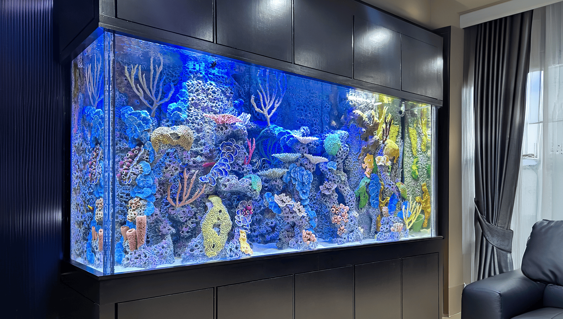 Elevating Home Decor with Custom Aquariums!